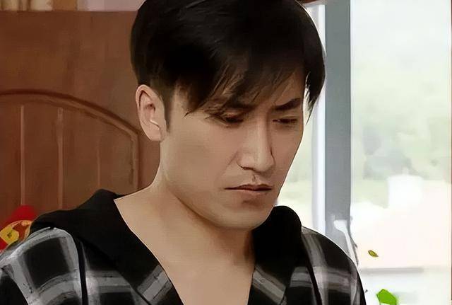 近年来,吴云飞客串了多部影视剧,包括《麻雀》,《冰雪》等谍战剧,以及