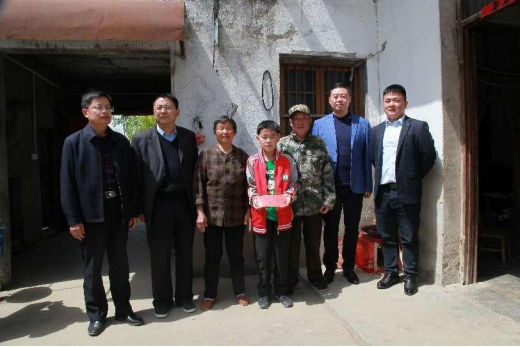 陶基会公益组千磨万击还坚劲任尔东西南北风之一