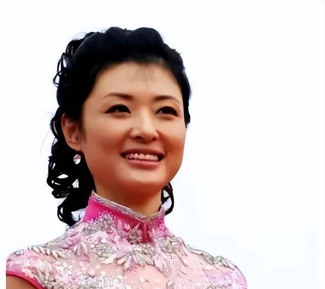 从央视一姐到央企董事长,跟董卿走上了截然不同的两条路_周涛_生活