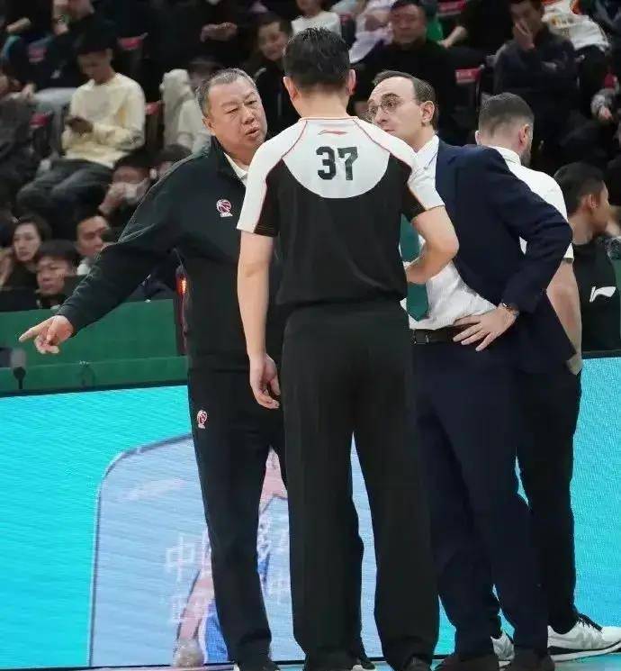 姚明剥夺输球方的发言权,这是要效仿秦始皇"焚输坑辱"吗?