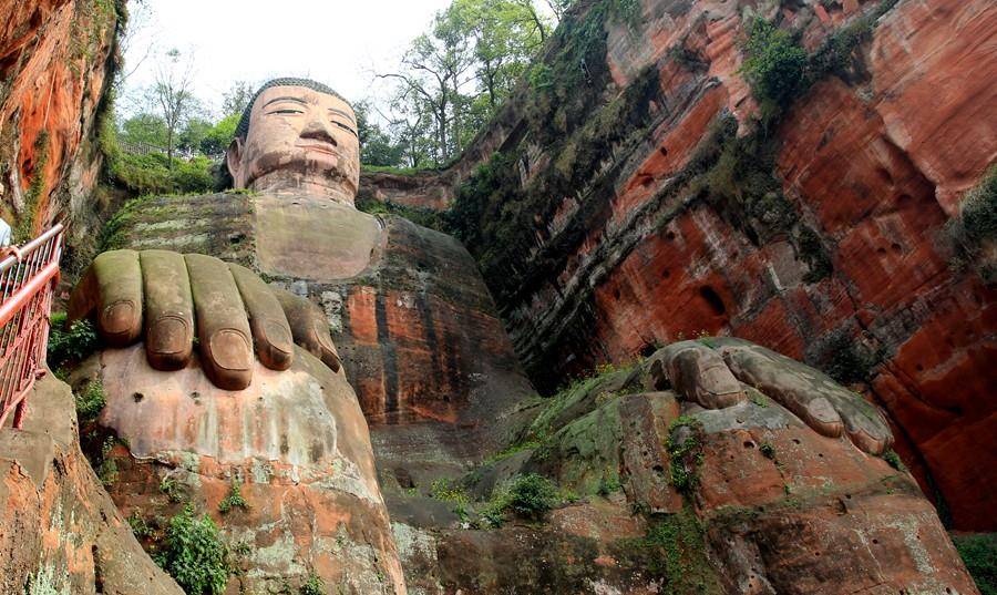 50年前乐山大佛大发现!胸口处发现神秘密室,所藏之物令人失望_弥勒_凌