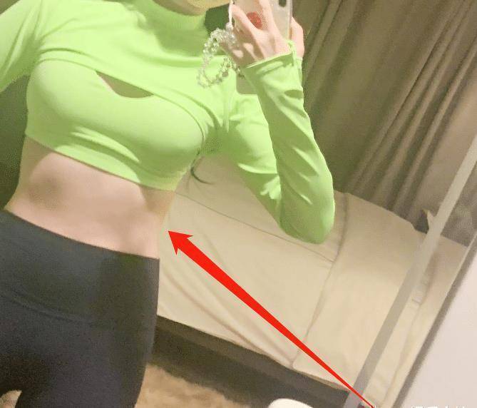 刘亦菲腹肌照被热传后,33岁杨幂也秀美照,粉丝激动不已_身材_健身_花