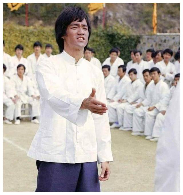 李小龙的国籍困惑:美籍华裔,华人偶像?_中国_文化_明星