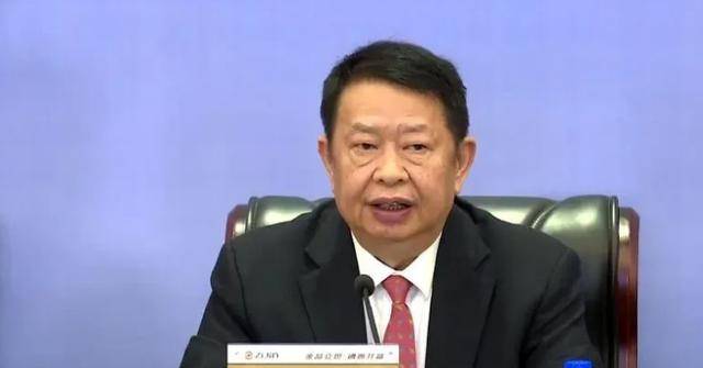 2020年,63岁矿老板迎娶39岁模特娇妻,新娘:我真的嫁给了爱情_陈景河