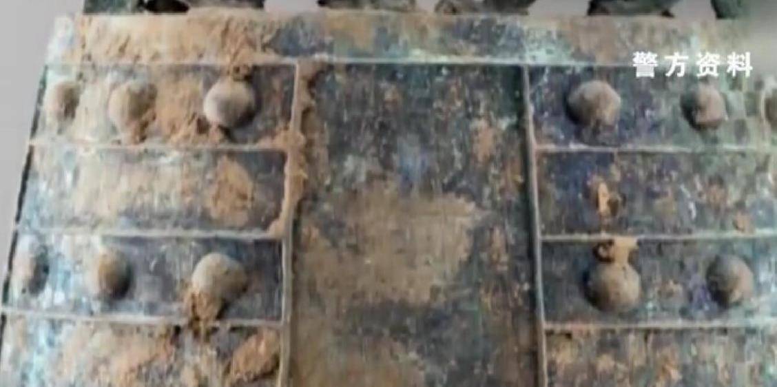 一辆白色越野车经常在晚上出现,警方调查后破获盗墓大案_李某_汉云陵