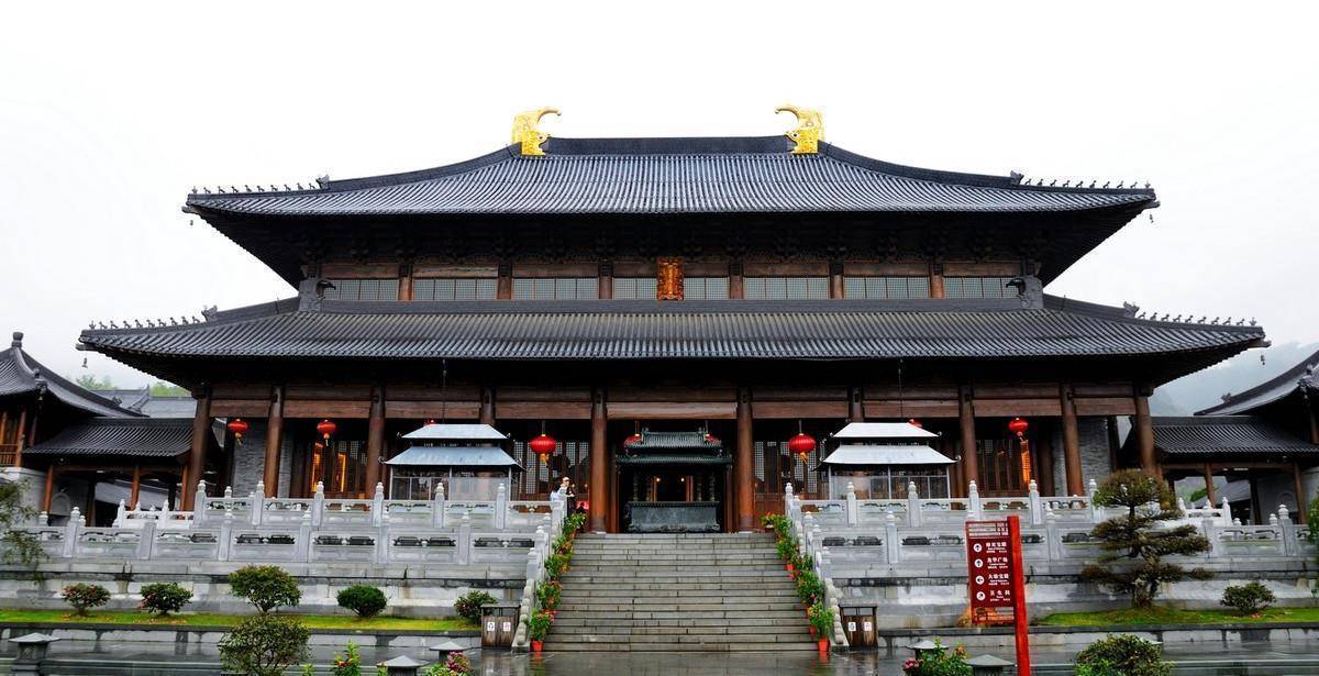 浙江宁波"最可惜"的寺庙,虽是弥勒佛的道场,但知道的游客不多_雪窦山