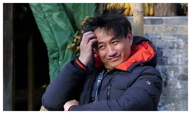 黄磊,这位一直在娱乐圈有着独特地位的演员,在近些年更多地以一位厨师