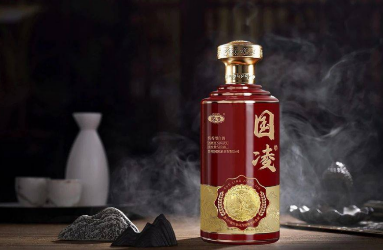 【国凌酱酒】浓香与酱香两种香型白酒掺和在一块喝,好不好?_比例_口感