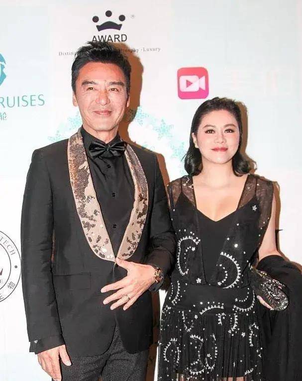 助理变爱人:盘点与女助理结婚的九位男明星_萧敬腾_古巨基_婚姻