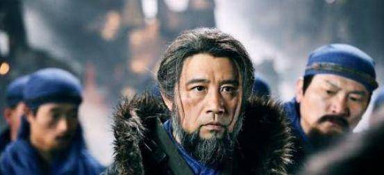 曾经名气不输李连杰,最红时为学业放弃演戏,复出后只能演配角_徐向东