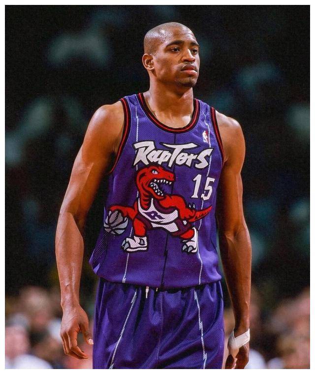 扣篮大赛新宠儿,4次票王传奇,终登名人堂!_篮球赛_球员_辉煌