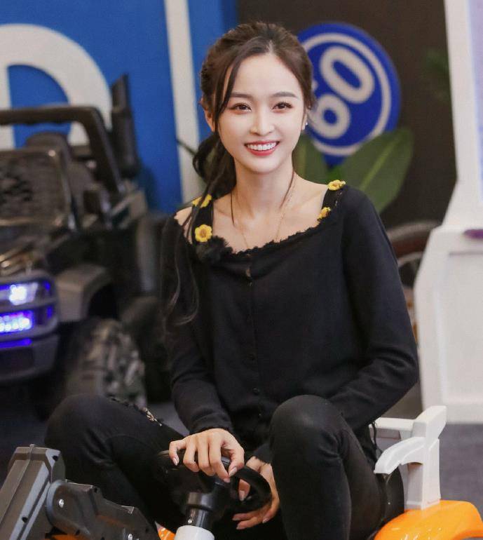 吴宣仪没钱买饮料,谁注意小鬼的做法,这才是最大的尊重_搜狐汽车_搜狐