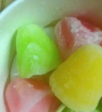 小时候,这种雪糕的售价是五毛钱一根,虽然现在听着觉得便宜