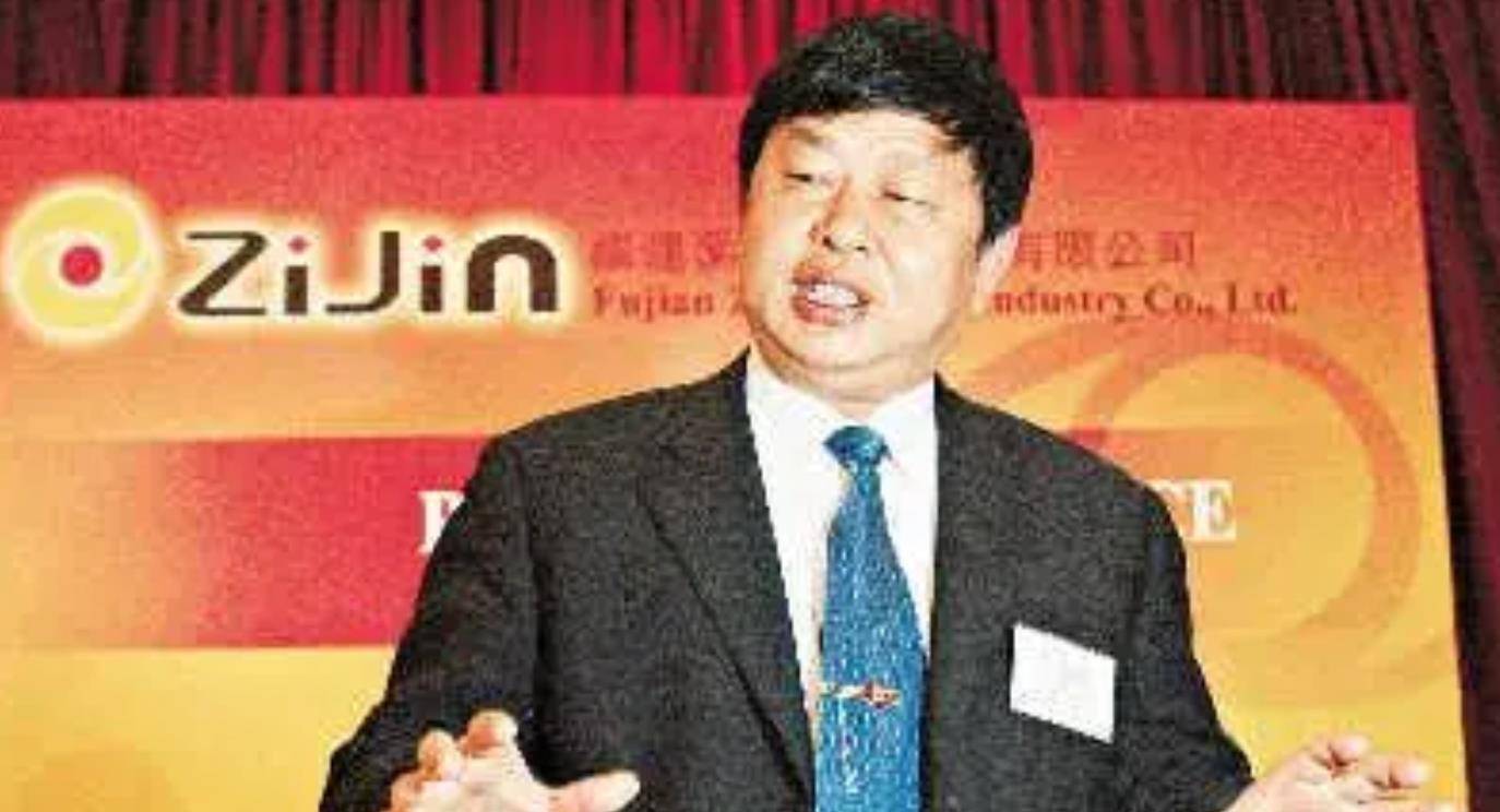 2年前,63岁矿老板迎娶小25岁模特引发轰动,新娘:我们真心相爱_陈景河