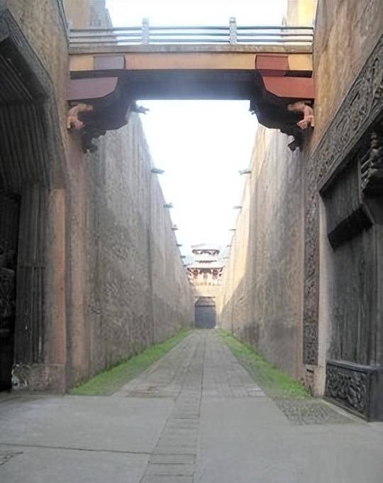 出狱后的刘病已无处可去,被送入掖庭抚养.