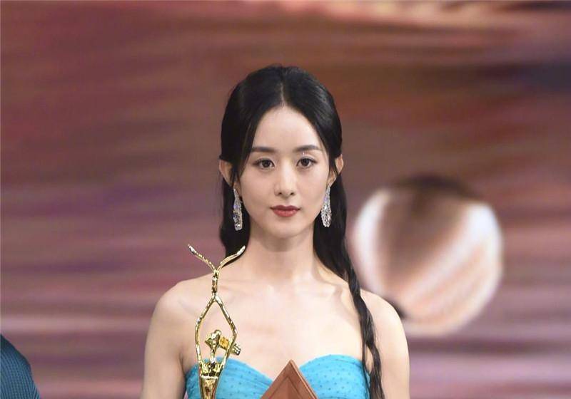 赵丽颖王一博姐弟纷纷获奖,同框养眼,二人合作的电视剧即将播出.