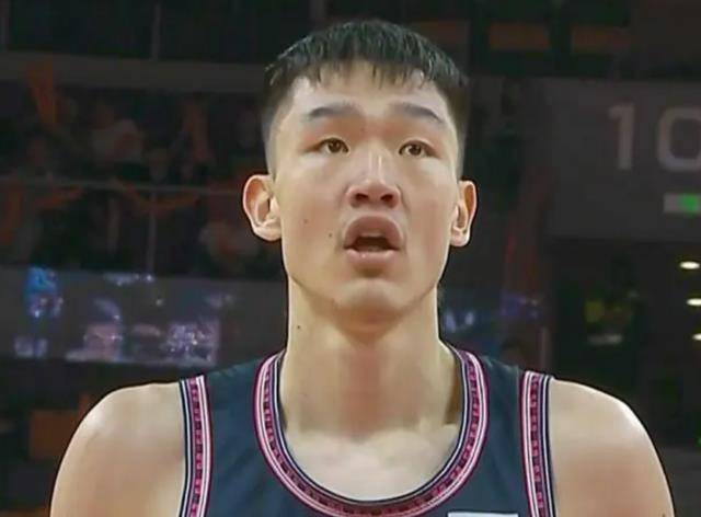 广东队1喜2忧,杜锋揪出中锋的2水货,周琦回归,朱总