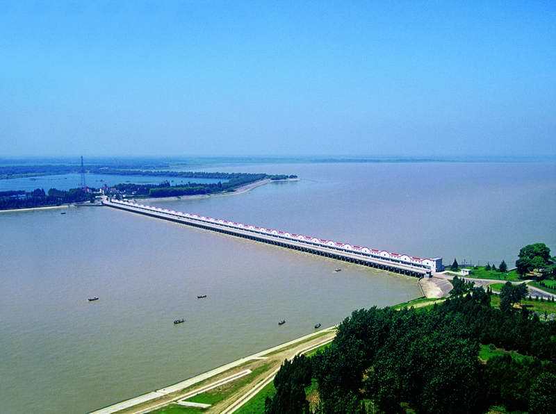 中国第三大平原湖泊,面积仅次于鄱阳湖和洞庭湖,流入长江黄河