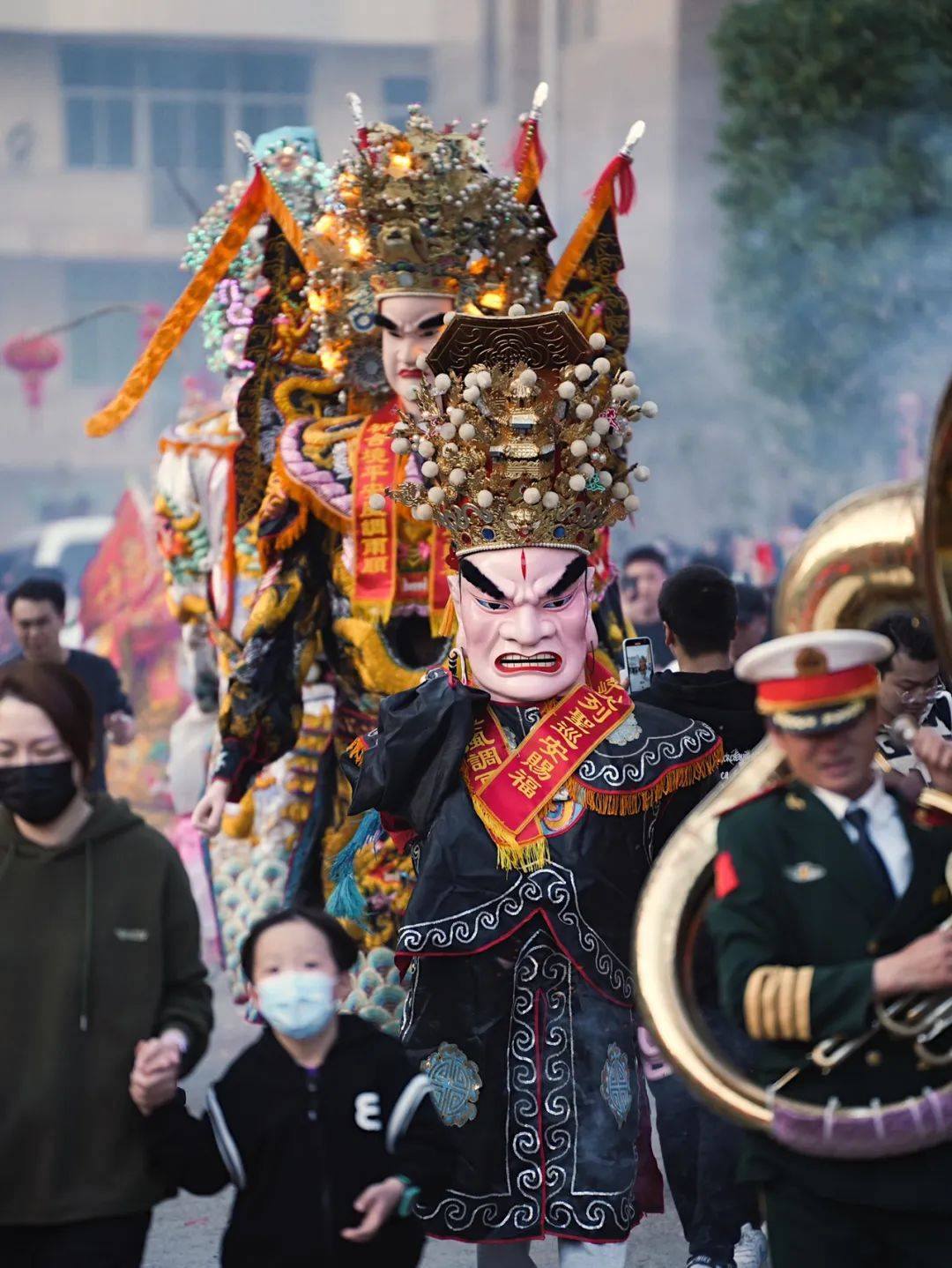 600万人冲进这座城,热度全国第一,游神的年味太诱人!