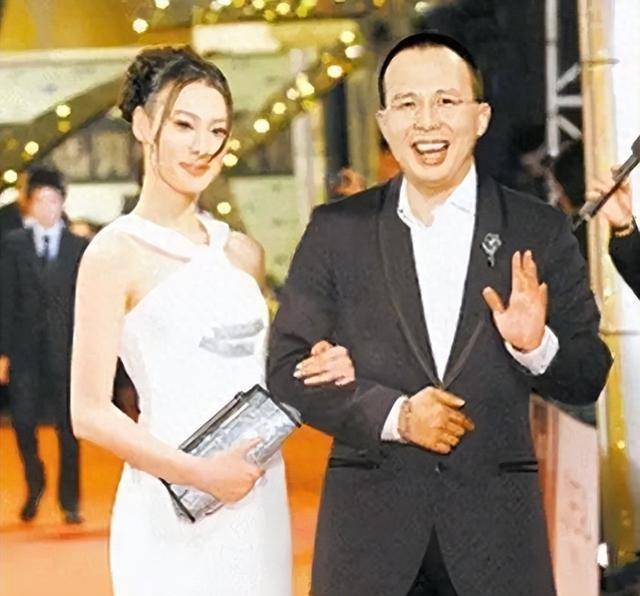 梁洛施否认5亿分手费,曝长子常收表白纸条,李嘉诚孙子