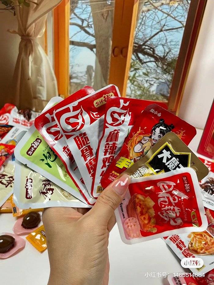 "零食很忙"们,托起"量贩系"品牌_渠道_铺子_甘源