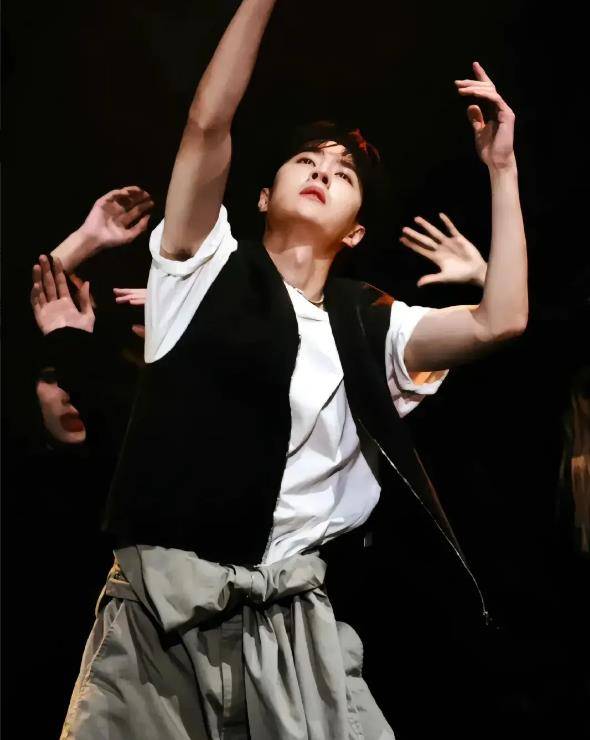 最新男艺人颜值顶流格局,龚俊第9,任嘉伦第6,成毅第5,杨洋第3_王一博