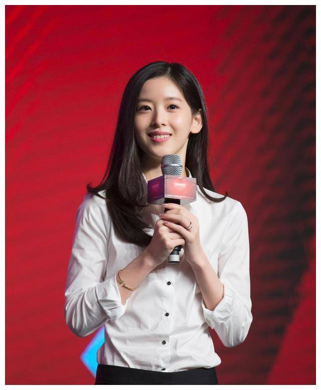 刘强东妻子章泽天疑似迎来第三胎,她的魅力何在?再掀热议!