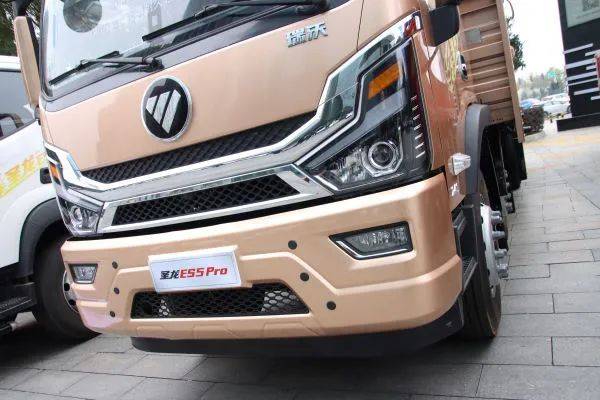 强动力 双联屏 承载17吨 圣龙es5中卡至尊 | 卡车之友网_搜狐汽车