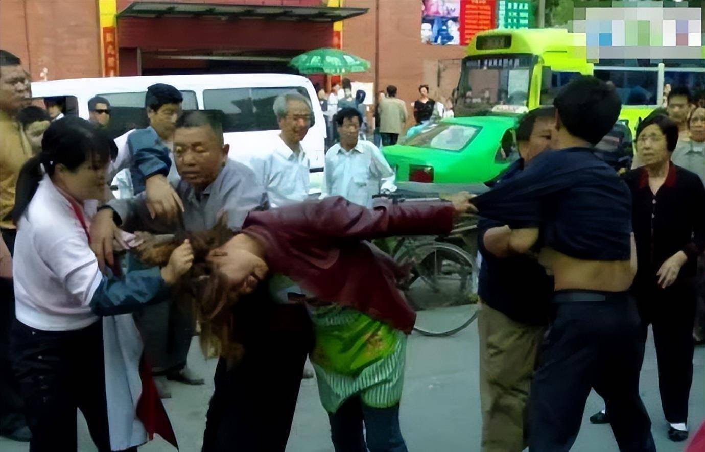 1999年,吉林一位女死刑犯最后一餐,拒绝大鱼大肉:要一箱方便面_王政梅