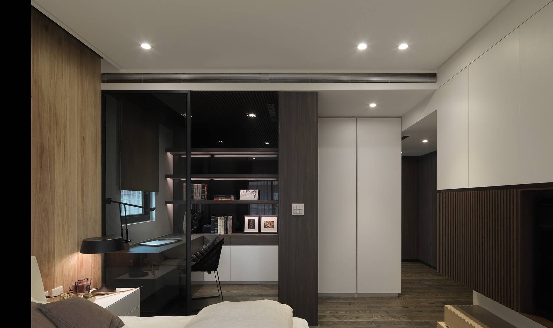 150平新中式超有设计感的客厅,内嵌式的电视背景墙即时尚又复古_空间