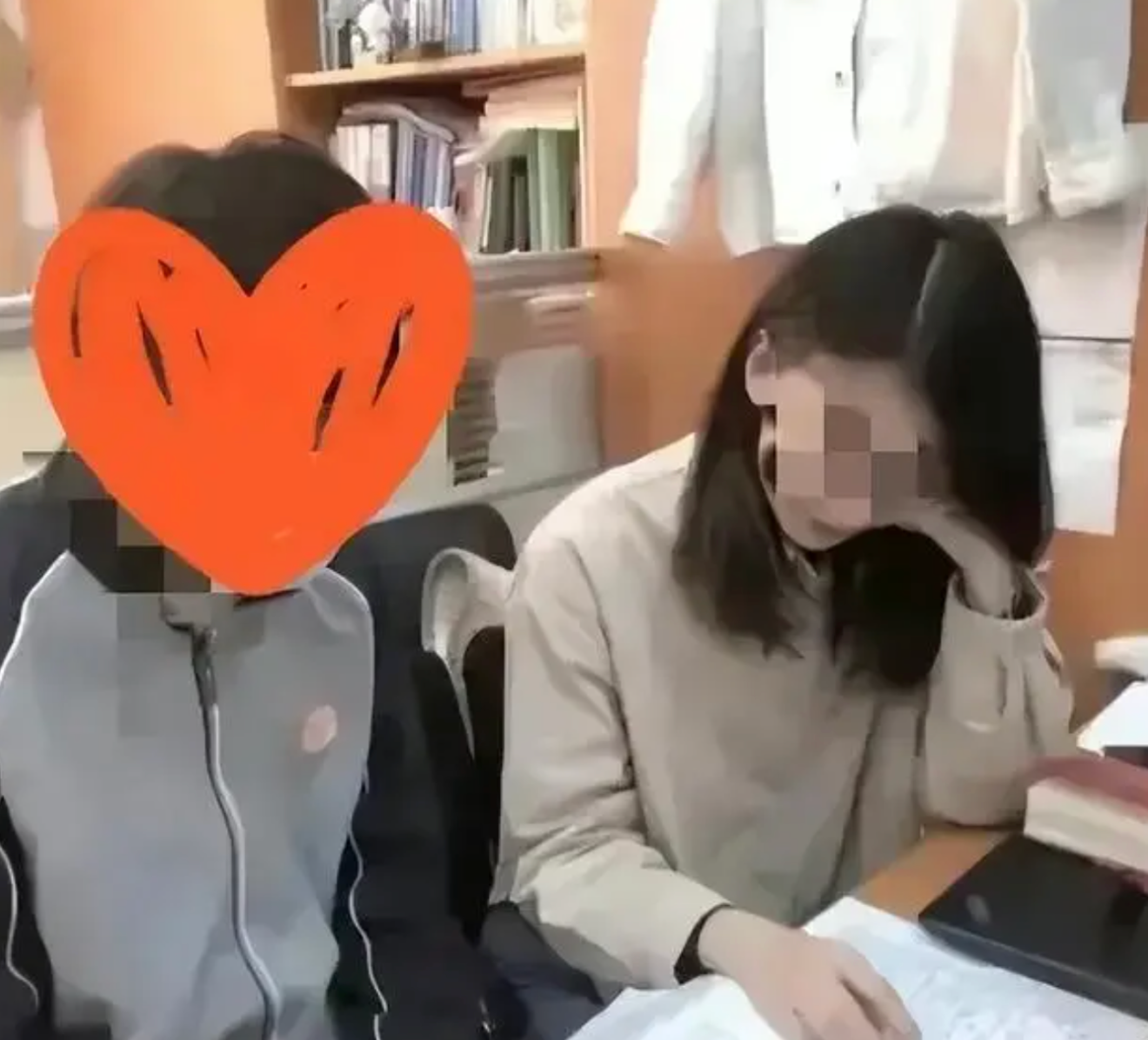 上海女教师出轨学生事件:停职调查与隐私泄露_行为_相关_道德