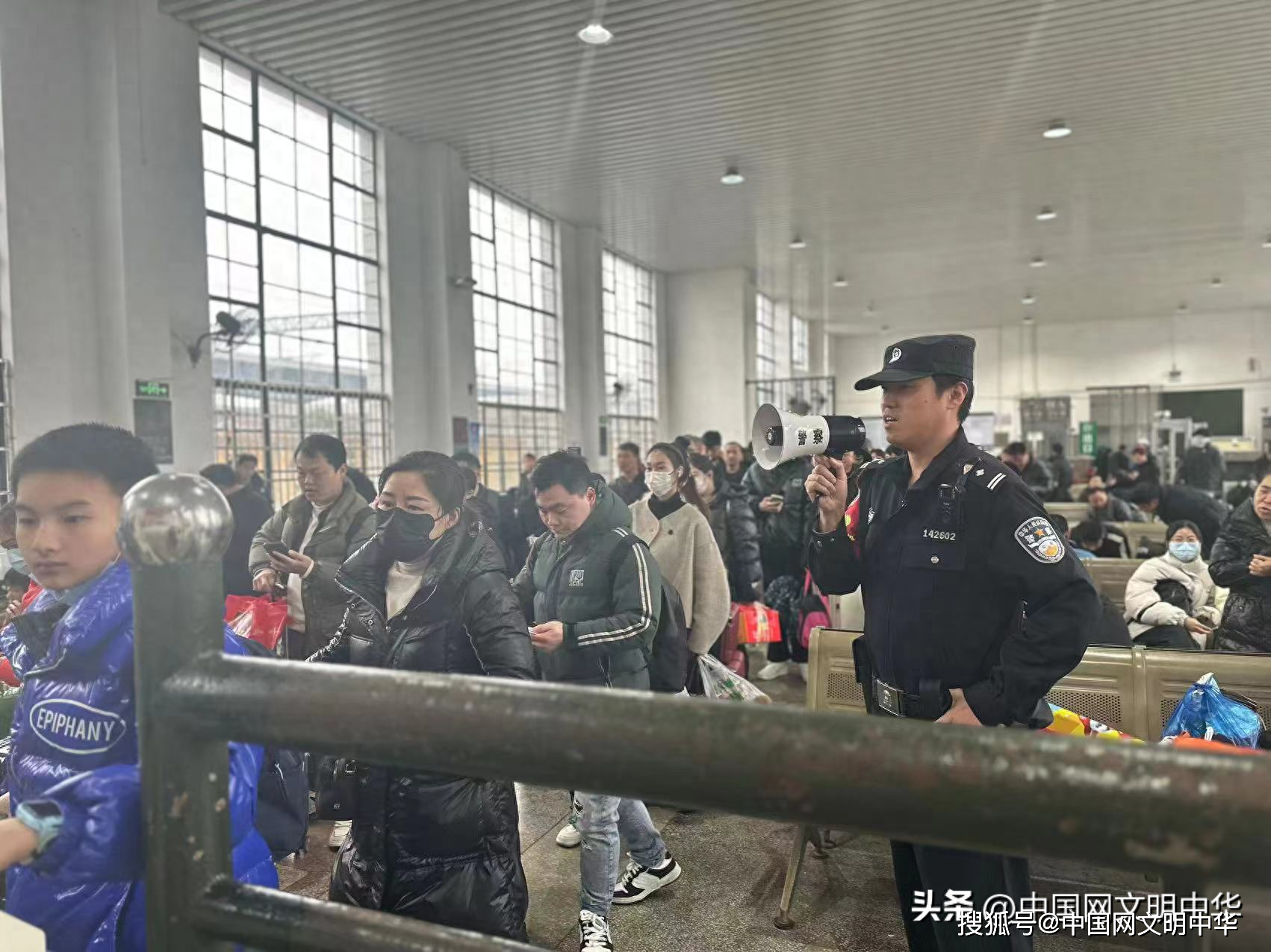 横峰铁警:多措并举 全力护航返程平安_治安_旅客_客流