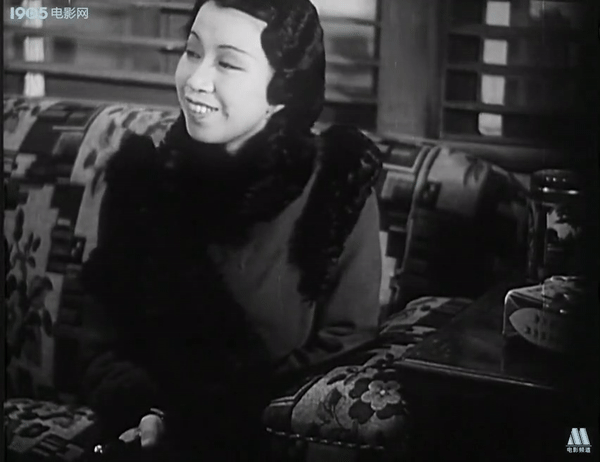 18岁出道,首演繁漪,因拍戏怀孕遭男友抛弃,53岁含恨