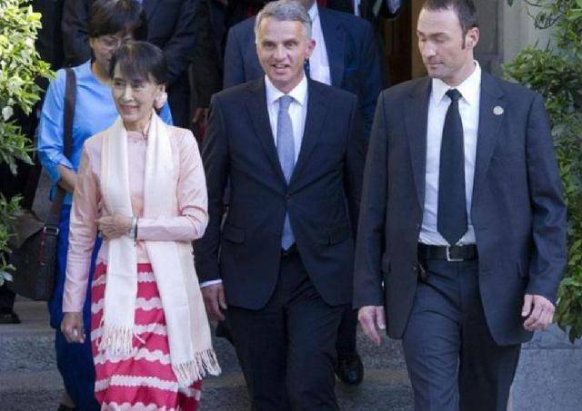 "缅甸之花"昂山素季:和英国丈夫伉俪情深,重获自由他却病逝_政治学