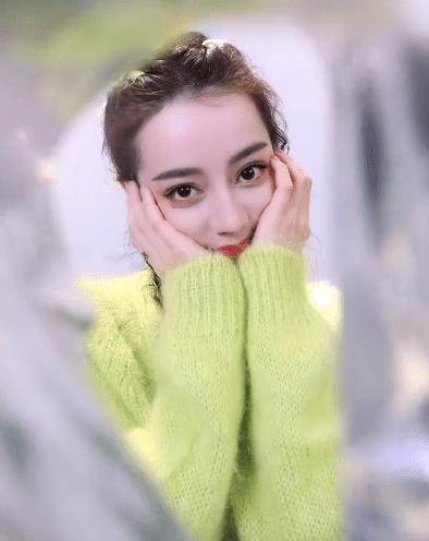 热巴为快本拍宣传片,看清工作人员拍出来的效果:"少女脸"久违了_节目