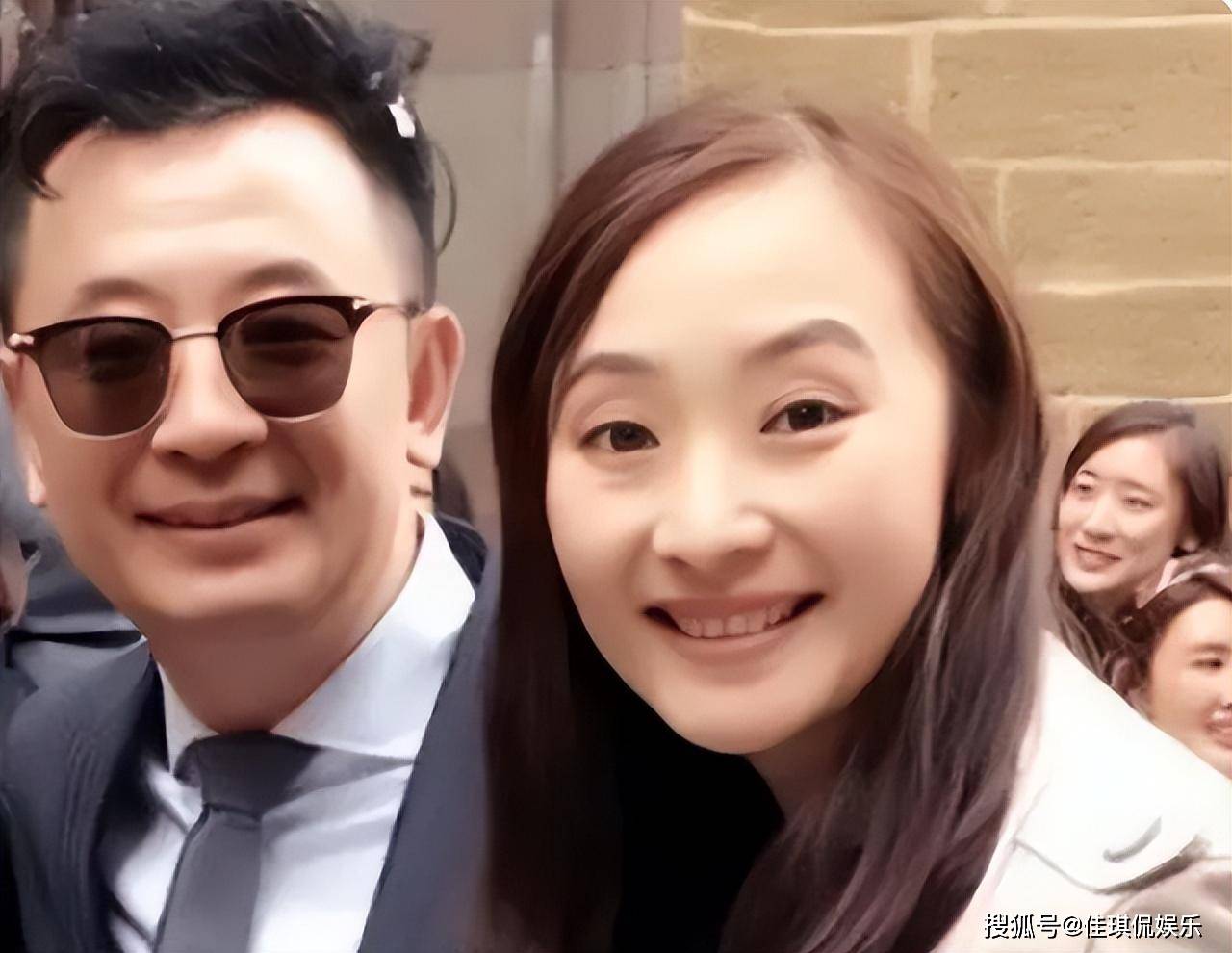 有种"整容"叫曲栅栅结婚,丈夫黄海波变化不大,她却像换了个人_事件