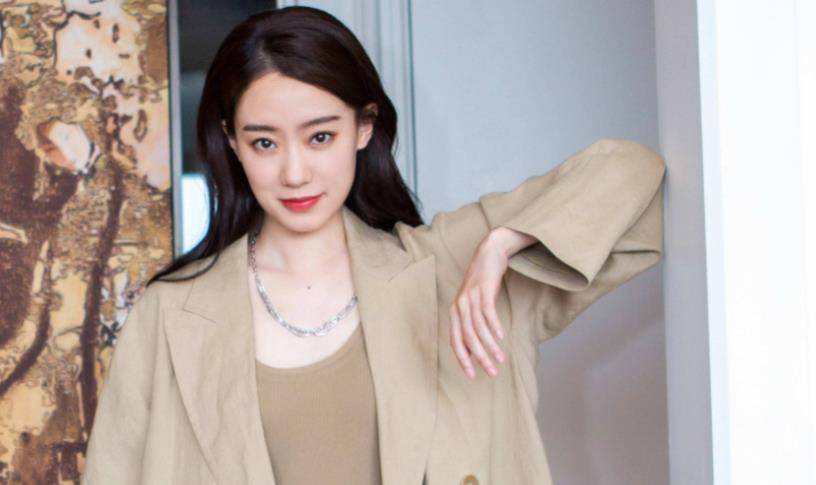 导演建议她去整容,说完还笑了几下,张小斐沉默了_因为_脸型_大部分