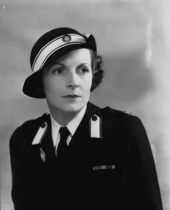 王储的婚恋导师,觊觎王权死于刺杀_路易斯·蒙巴顿_埃德温娜_英国