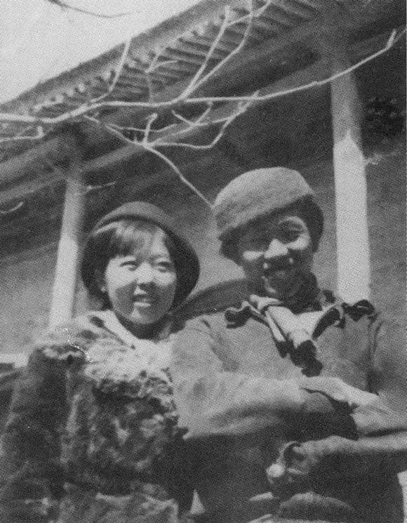 "半生尽遭冷眼"的萧红:四任男友全都背叛,遗言想葬鲁迅墓旁_萧军