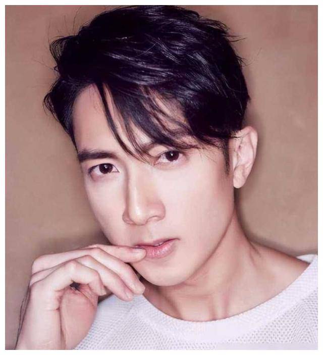 吴尊的大老婆和二老婆登上热搜排行!尊重别人选择,略有不解!