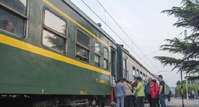 2020年t179列车脱轨,"吹哨"村民提前11分报警,为何未能阻止?