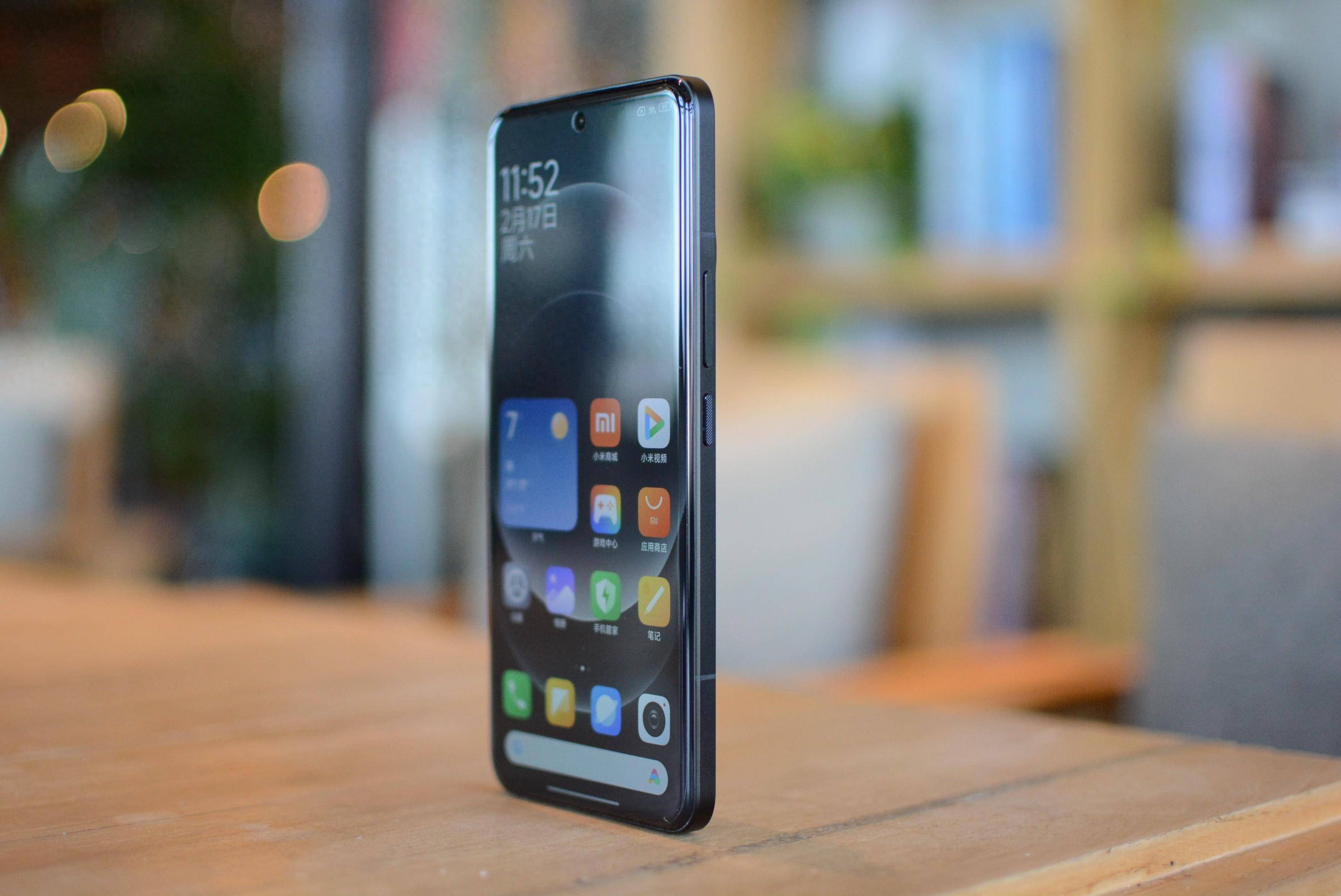 小米14ultra开箱:颜值再提升,含"研"量很高,基本无短板!