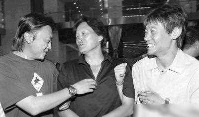 足坛球霸"魏大侠":为救队友挨17刀,娶羽坛女神为妻