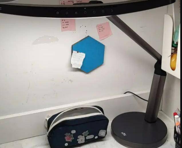 护眼台灯哪个品牌更好用?五大好用护眼台灯大爆料!