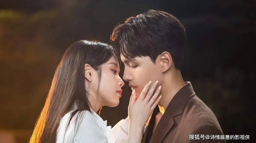 iu李知恩与吕珍九两位主演凭借深入人心的演绎,将张满月与具灿成这两