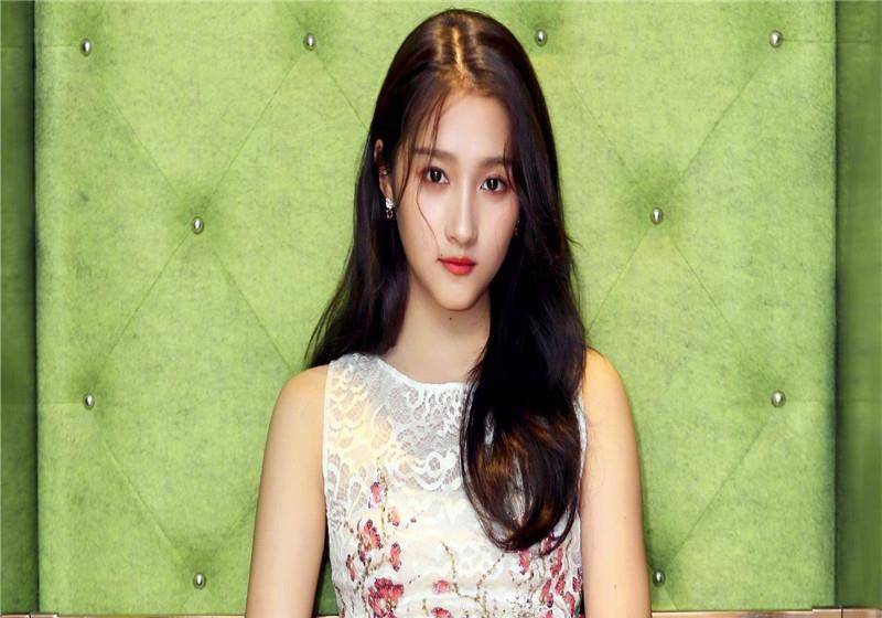 关晓彤回怼粉丝,不想公开行程,享有自己的私人空间._明星_因为_文字