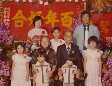 同样的,因为害怕熊德龙难过,夫妻俩也并未告诉他身世的问题.