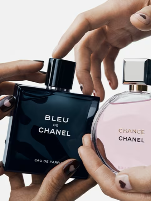 其中一位香奈儿的忠实用户透露:"我的ba告诉我,春节后不仅包包要涨价