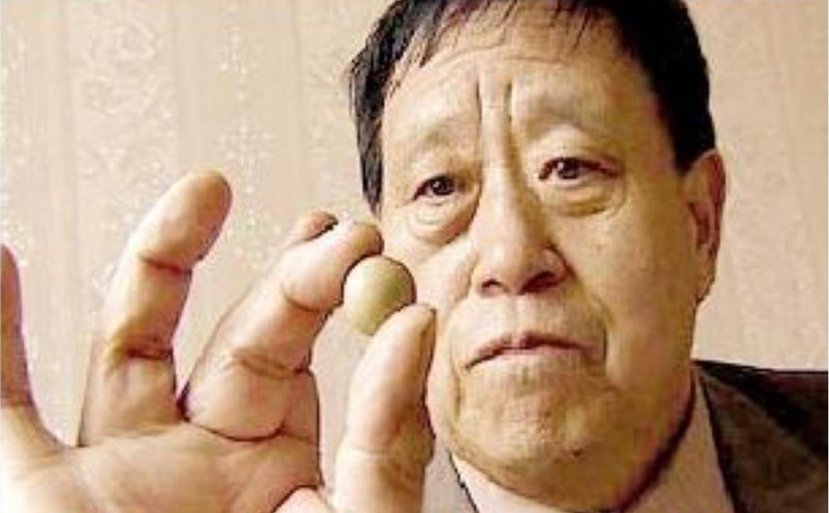 1971年,退伍军人救下老人,获赠一个珠宝球,38年后发现价值2亿_王占奎