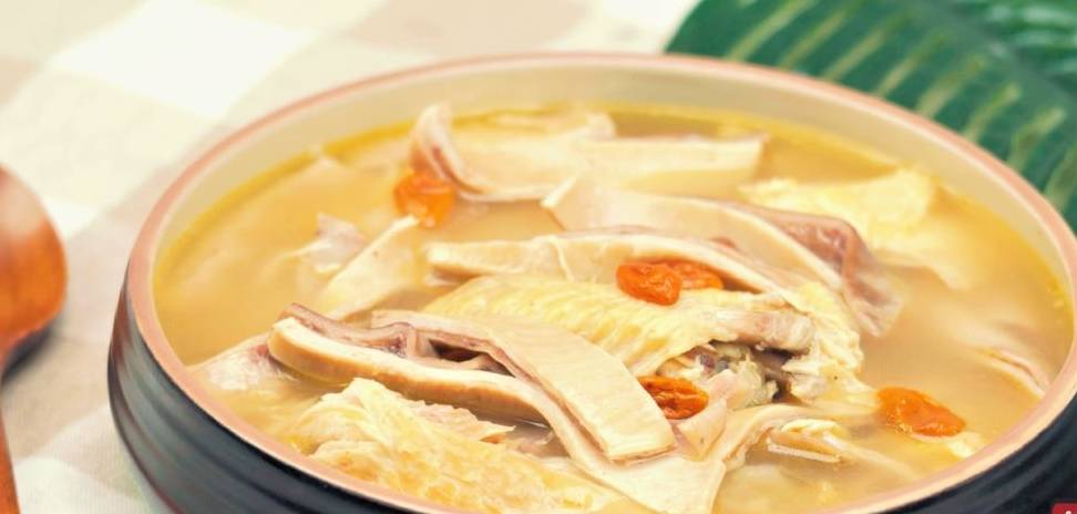 猪肚鸡的做法,健脾养胃,汤鲜味浓,一家人的胃都提养好了!